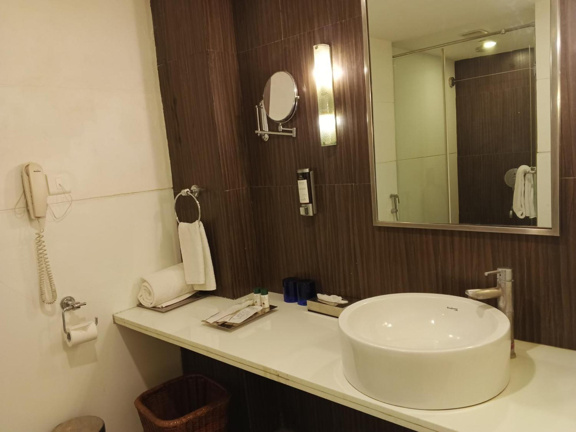 Fortune Murali Park Hotel Vijayawāda Exterior foto